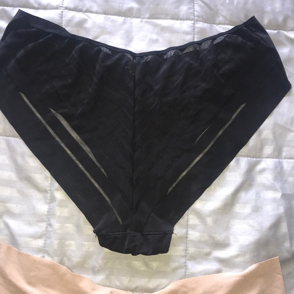 VS Undie Bundle NWOT - Picture 5 of 6